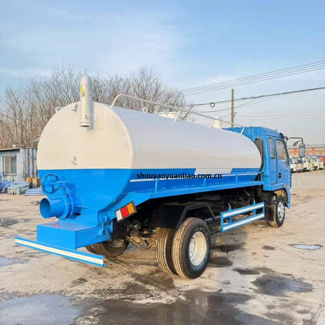 吸(xi)糞(fen)車(che)與(yu)吸(xi)汙(wu)車(che) 現代(dai)環衛(wei)設(she)備的關(guan)鍵角(jiao)色